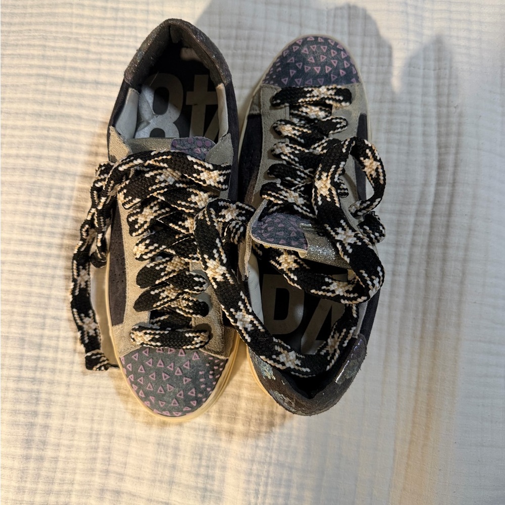 P448 Women's size 38 Sneakers in Black and Gray